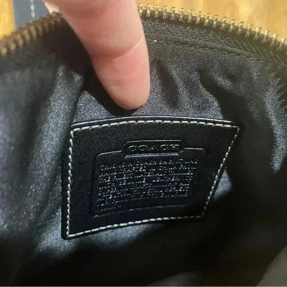 Vintage COACH monogram Black and White Crossbody Bag - Picture 4 of 9